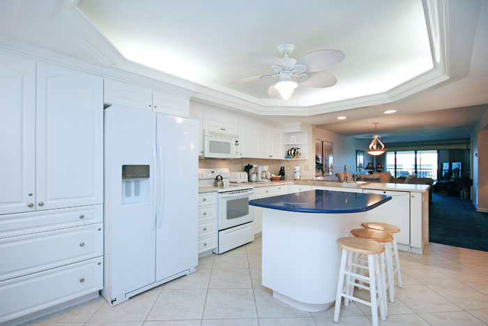 Enjoy Gulf Views From this Sanibel Island Condo